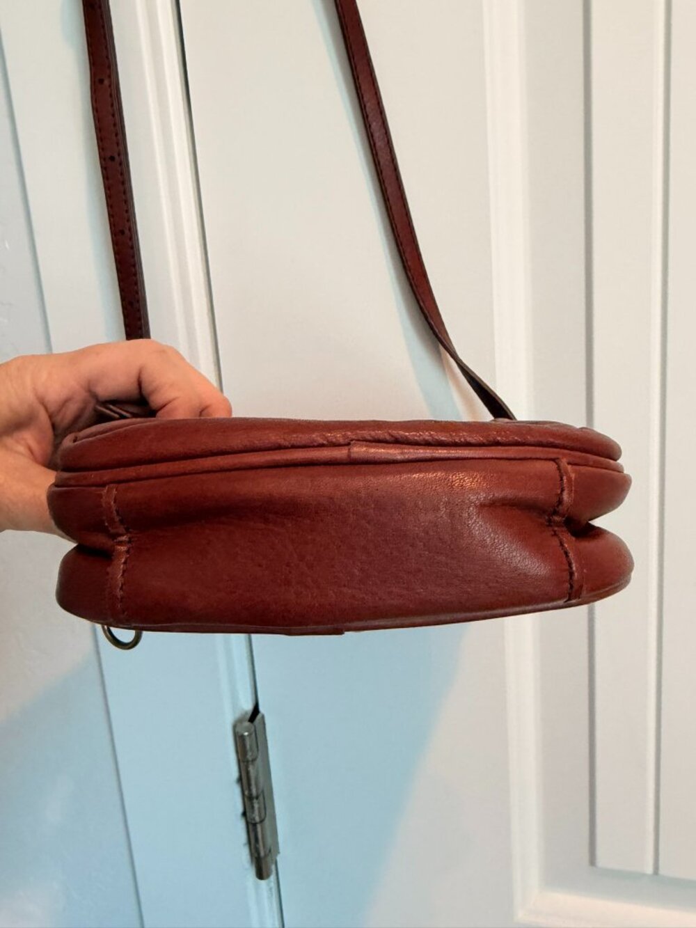 American Leather Co. Genuine Leather Crossbody Bag | Adjustable Strap - Picture 7 of 11